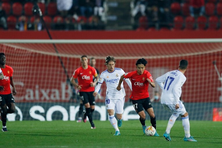 「クボ潰しにロドリゴが戻ってこない？」 “レアルでのライバル”に削られた久保建英… 手痛い敗戦の内実〈撮影者の視点〉(36)