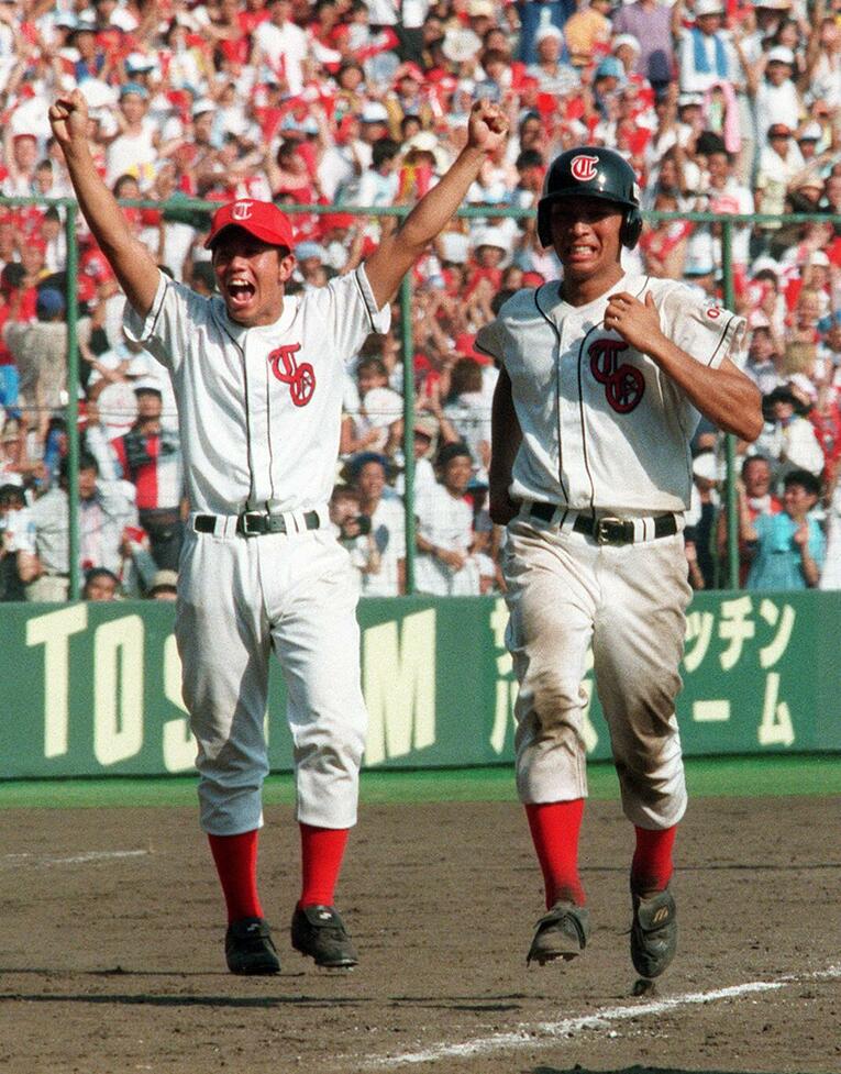 【連続写真】宇部商エース・藤田修平のサヨナラボークで試合決着の瞬間 ©JIJI PRESS