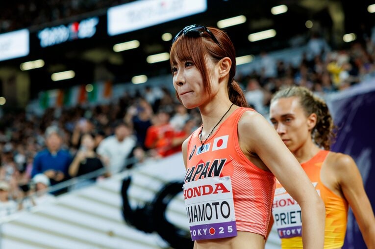 東京世界陸上、何事か決意を秘めたような表情で山本が入場する　©Kiichi Matsumoto