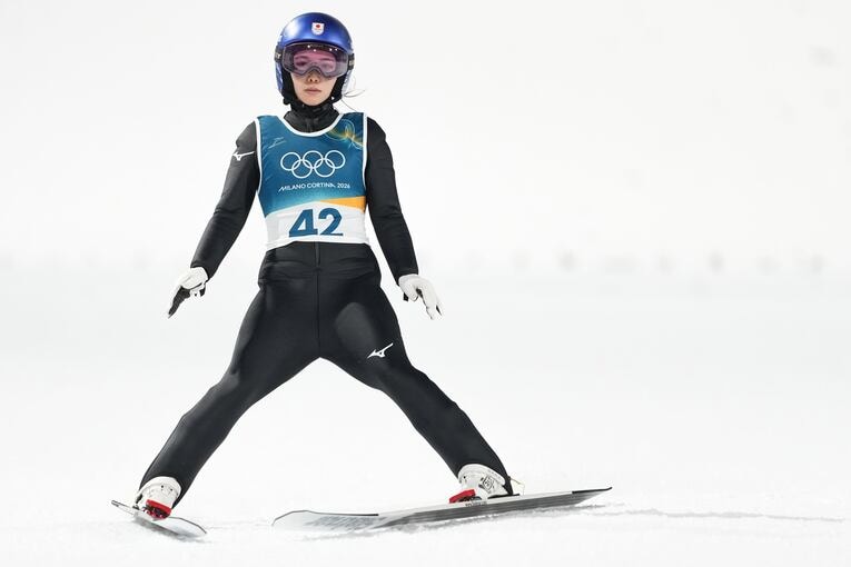 ミラノ・コルティナ五輪女子ノーマルヒルの現地写真【スワイプするとそのほかの写真もご覧になれます】　©Tsutomu Kishimoto／JMPA