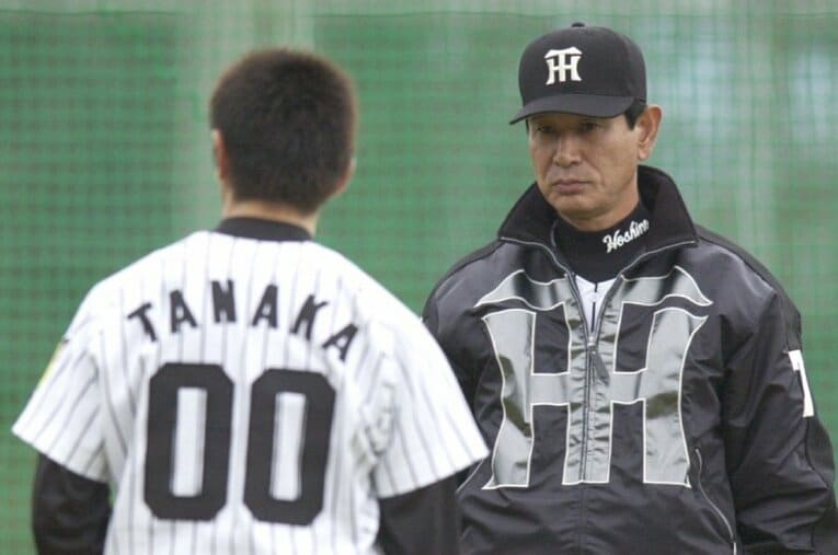 2002年オフ、阪神は24選手を解雇し、「血の入れ替え」を行った。戦力外を告げたのは当時編成部長、黒田正宏だった　©JIJI PRESS