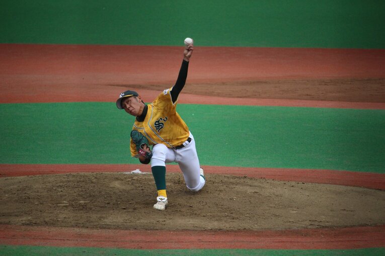 腕が遅れて出てくる　©︎Yu Takagi