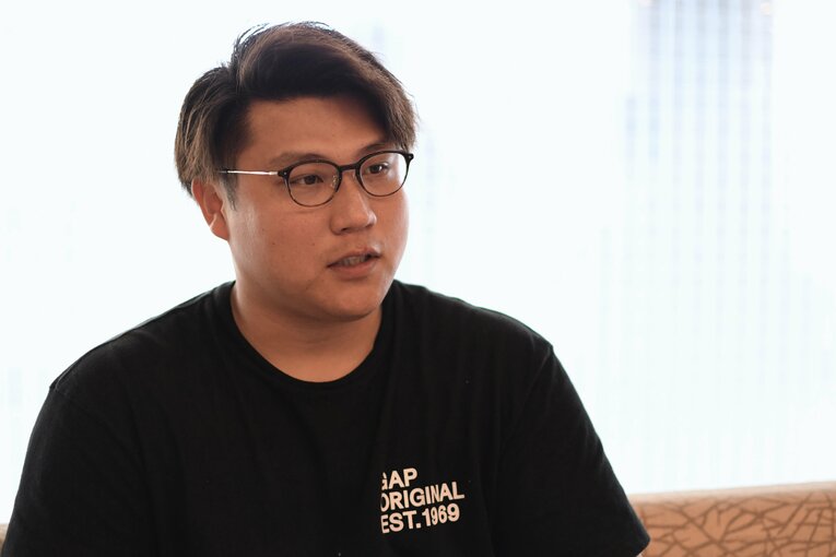 インタビューに答える現在の森本さん　©NumberWeb