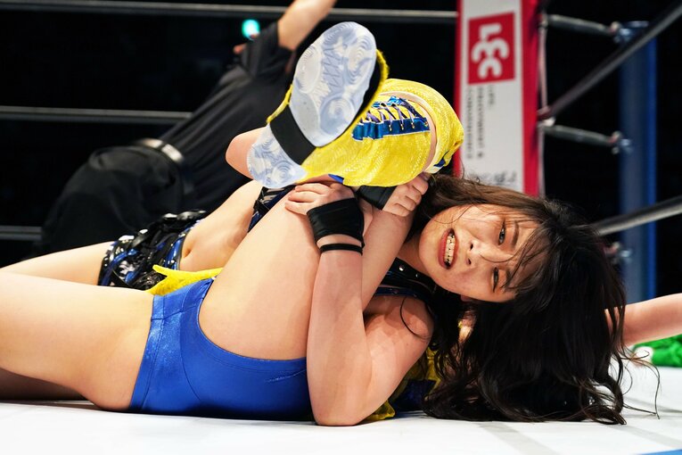 「もし双子じゃなかったら…」“スターダムの女子高生3姉妹”の末妹・妃南15歳に聞く「姉たちに伝えたいこと」《特別グラビア》(32)