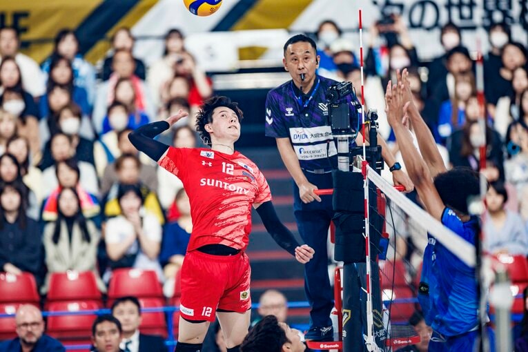 高橋藍をはじめとする日本代表や世界各国のスター選手を間近に見られる環境が、SVリーグにはある　©︎Kiichi Matsumoto