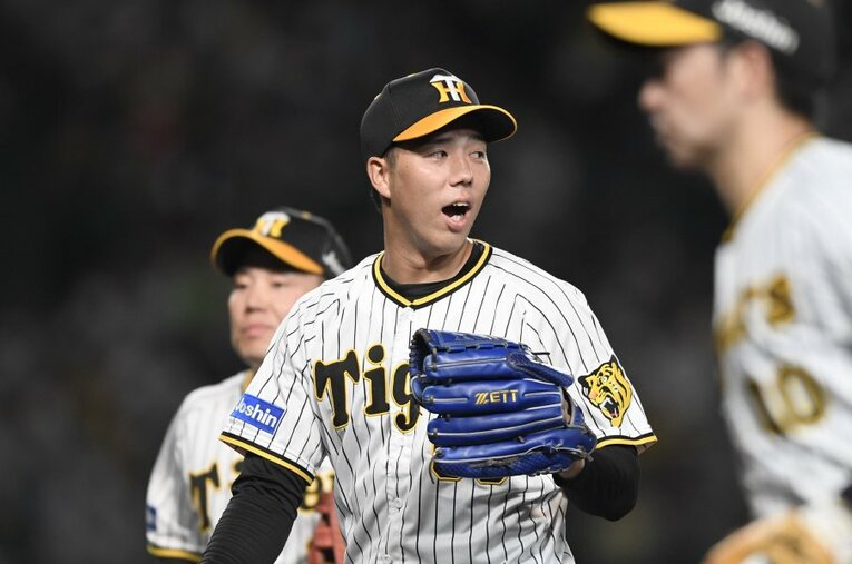 抜群の安定感を誇るピッチングで、セ・リーグ先発投手部門のファン投票で1位に選出された阪神・青柳晃洋（28歳）。オールスター第1戦の先発を託された ／ photograph by Sankei Shimbun