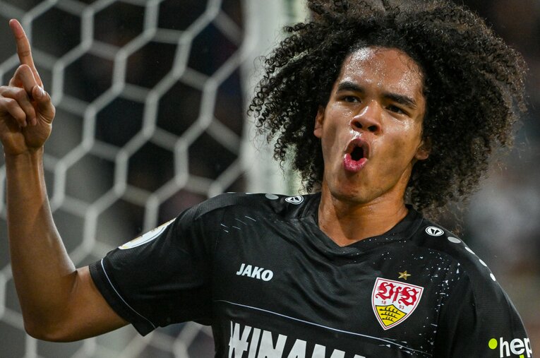 尚志高校を卒業後、ドイツに渡ったチェイス・アンリ（20歳）。今年8月にブンデスリーガデビューを飾った ／ photograph by Getty Images