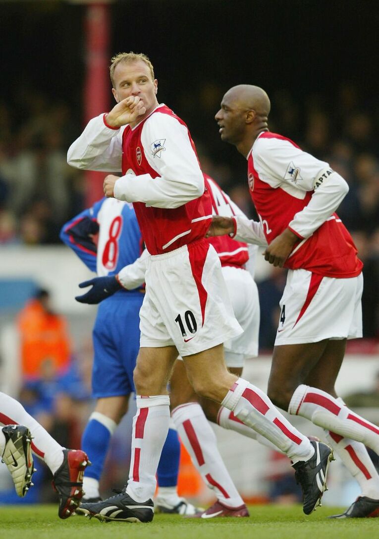 ベルカンプとヴィエイラ ／ photograph by Getty Images