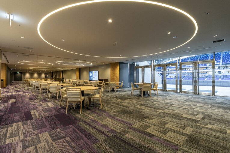 VIPラウンジ　©S.FC