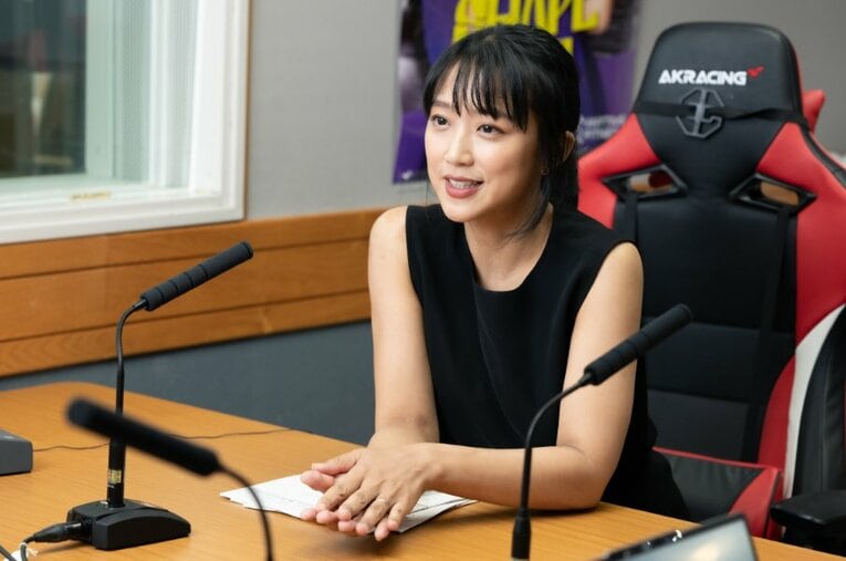 CBCラジオでインタビューに応じる竹内由恵。慶應大ではボクシング部のマネージャーを務めていた ／ photograph by Miki Fukano