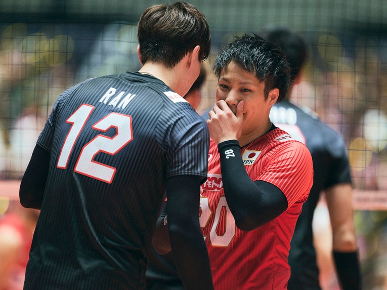 高橋藍、山本智大（パリ五輪予選トルコ戦）©︎Yuki Suenaga