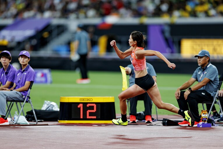 大舞台で調子を取り戻した高橋の成功跳躍（１／７）　©Kiichi Matsumoto