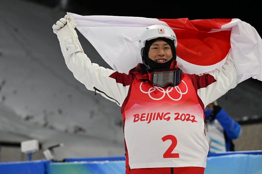 《日本選手団メダル第1号》「予選1本目からつらかった」堀島行真が驚異の挽回…「最低限」と語った銅メダルの“本当の価値”<Number Web> photograph by Naoya Sanuki/JMPA