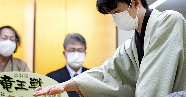 「藤井聡太竜王の序盤力がAI研究によって…」タイトル経験者・中村太地七段が語る19歳最年少四冠の《半端ない進化》