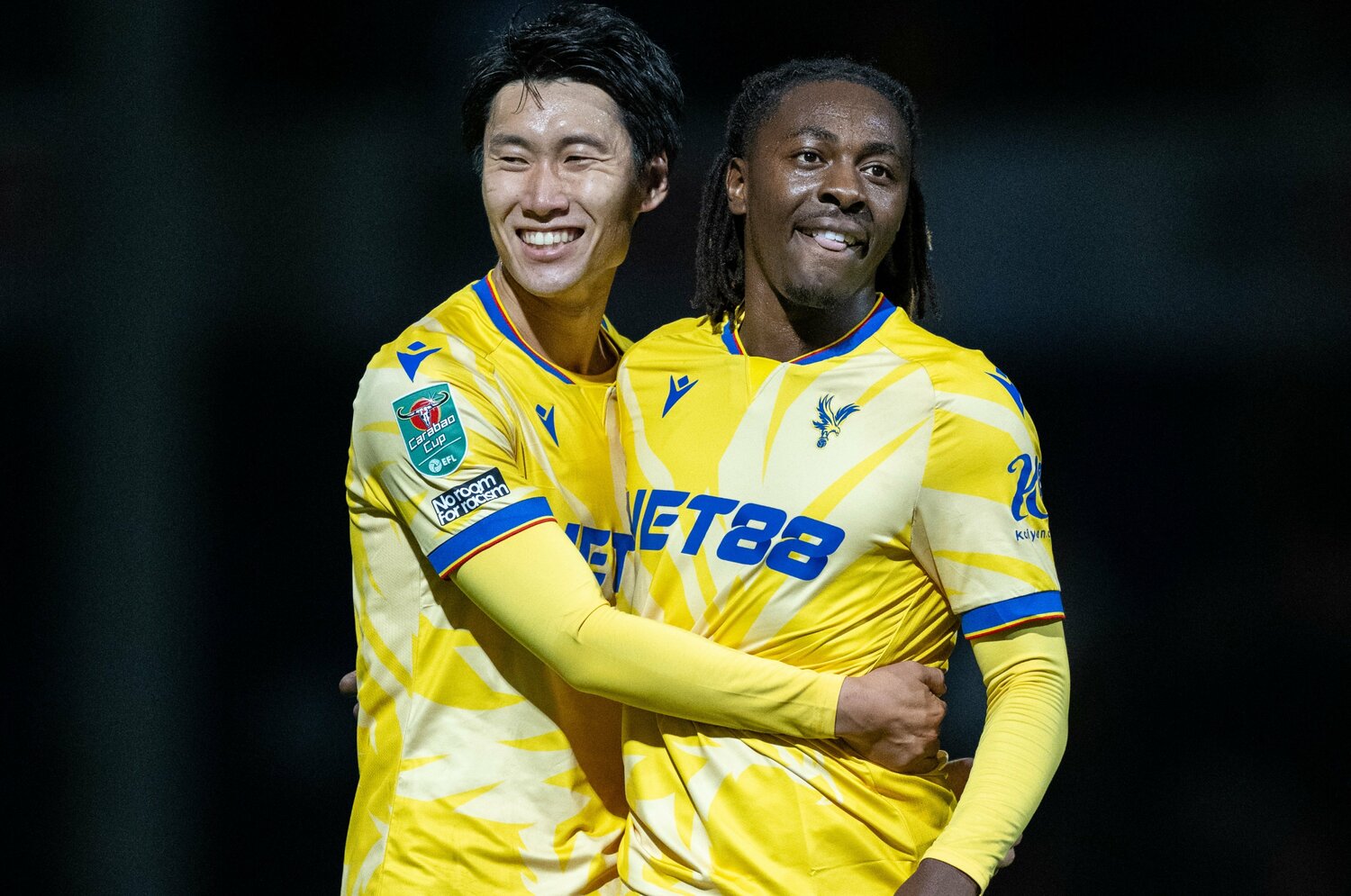 「僕が今までやってきたチームと違う」クリスタル・パレス移籍の鎌田大地、リーグカップ戦で“6番”として新境地＜Number Web＞ photograph by Getty Images