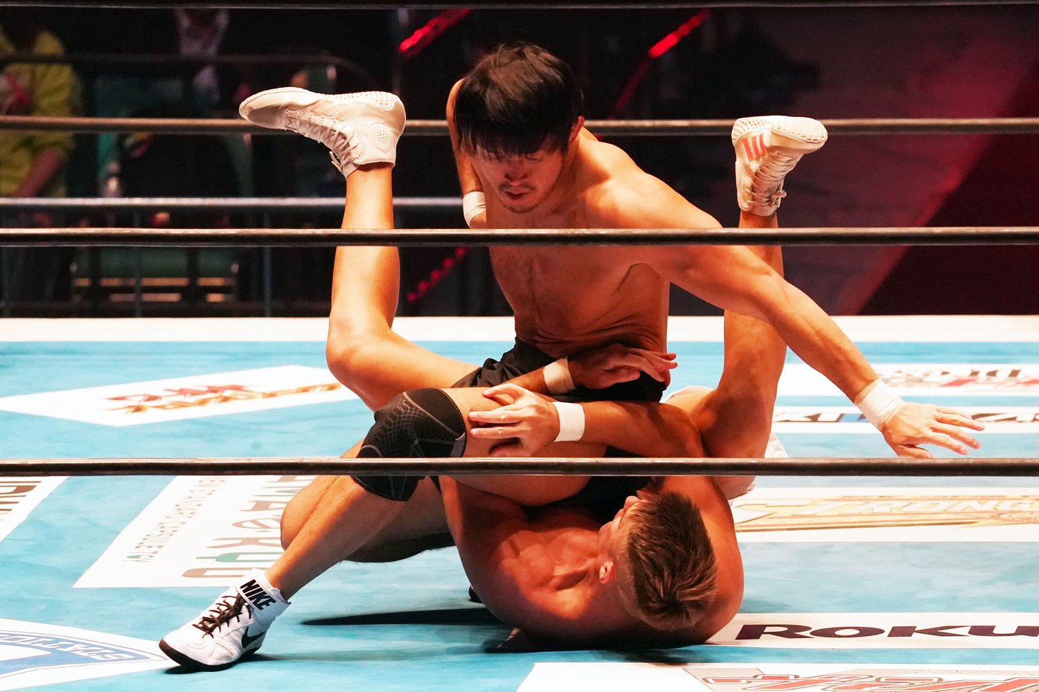 5分間のグラップリングルールでザック・セイバーJr.と対戦した柴田勝頼