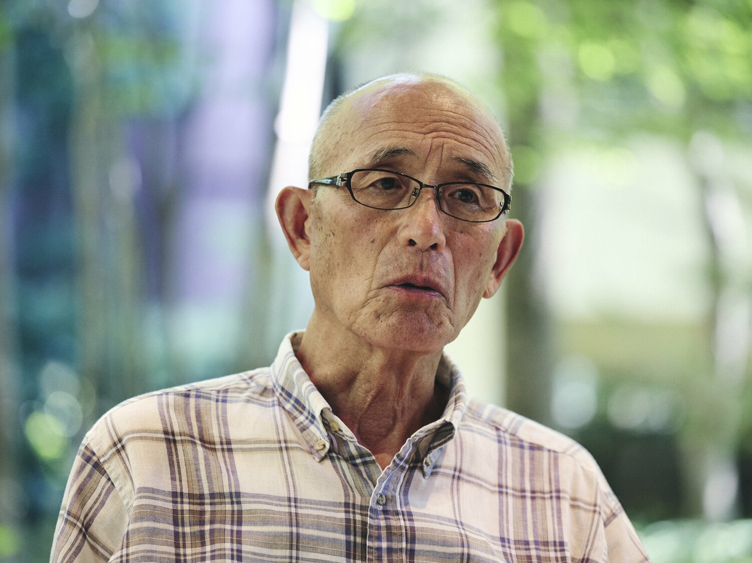 インタビューに応じる松岡弘　©Yuki Suenaga