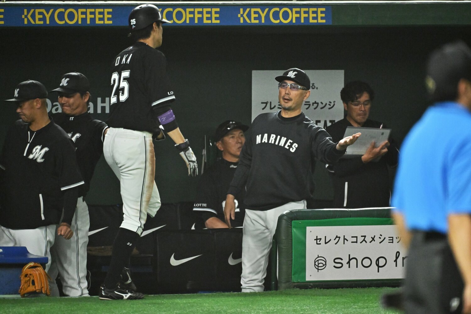 監督を務める今も、吉井は選手が感情をあらわにすることには肯定的だという　©Hideki Sugiyama