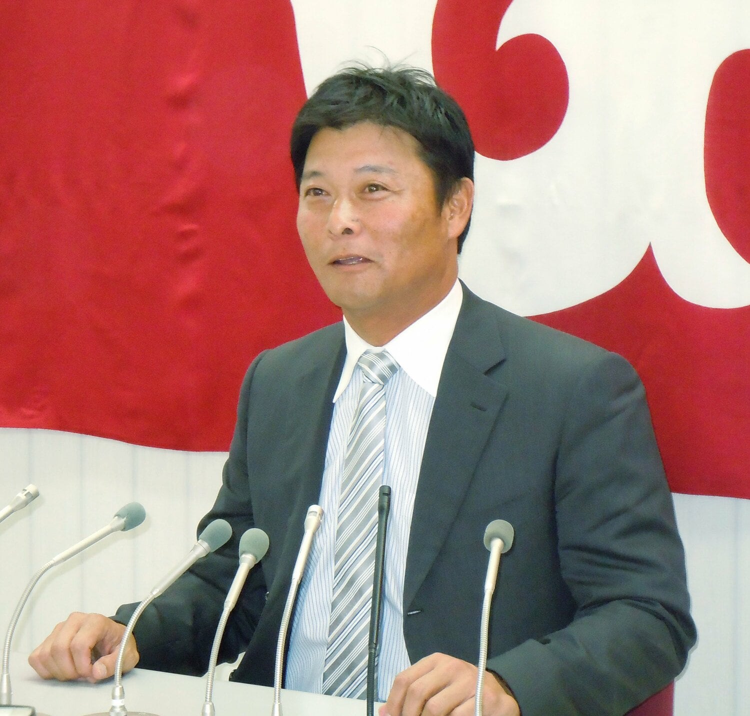 2011年～2014年は巨人でもコーチを務めた橋上　©JIJI PRESS