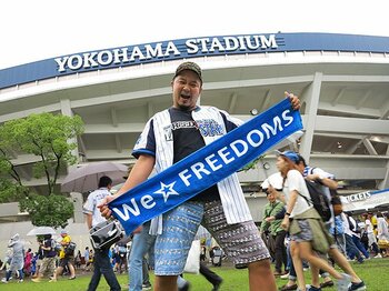 横浜ファンが作ったデスマッチ団体。FREEDOMSの夢は“聖地”ハマスタ。＜Number Web＞ photograph by Hidenobu Murase