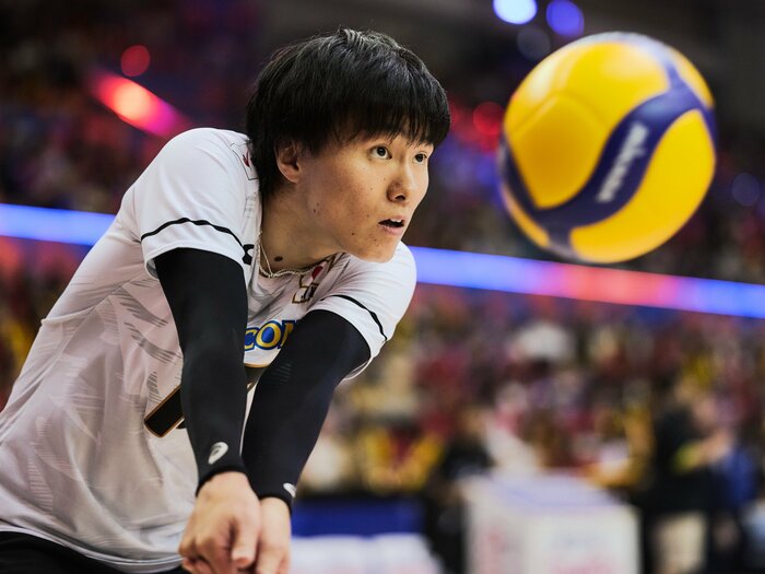 涙の落選から1年…天才リベロ小川智大（29歳）が再び五輪を目指すと決めた日「1個ずつやっていこうと、やっと思えるようになった」＜Number Web＞ photograph by Yuki Suenaga