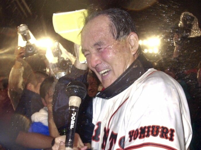 「内心、メラメラしてたんじゃないですか」世紀の“ONシリーズ”長嶋茂雄監督が交わした握手の意味…鹿取義隆の回想「コーチを務めて初めてのことでした」＜Number Web＞ photograph by KYODO