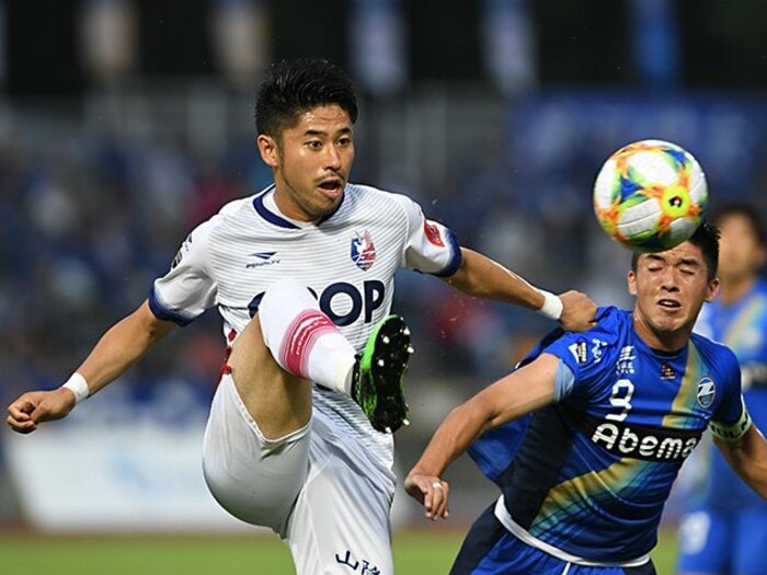 田中裕介が知る中澤と憲剛の凄み。岡山のJ1昇格へ「自分と向き合う」。＜Number Web＞ photograph by Getty Images