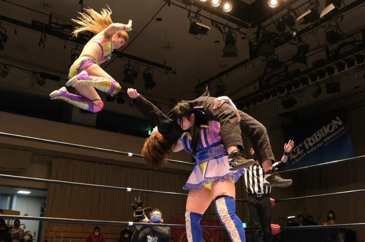 フェリス女学院卒のプロレスラー”雪妃真矢が銀行員から“転職