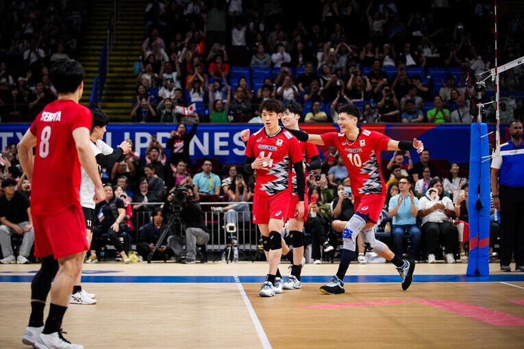 石川祐希（VNLオランダ戦）　©︎Volleyball World