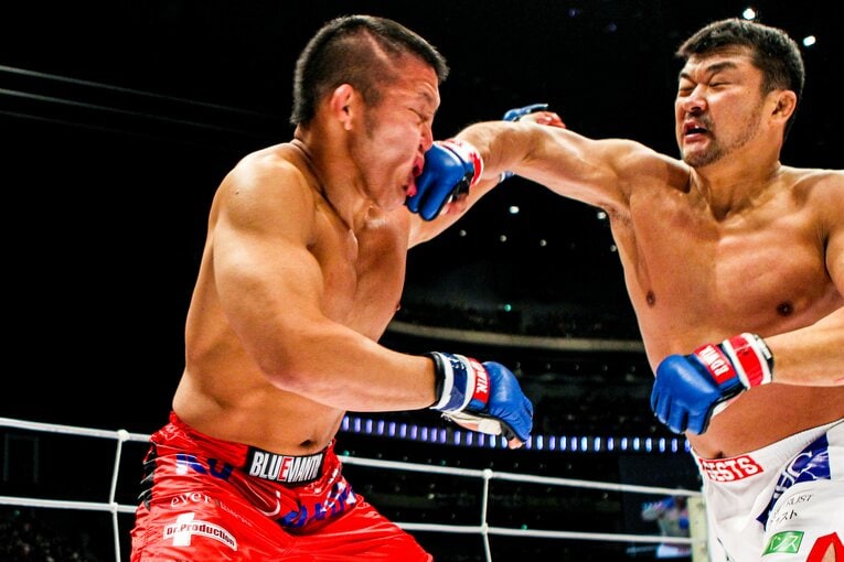 吉田秀彦vs石井慧という柔道五輪金メダリスト同士の対決が行われた2009年『ダイナマイト』。結果は打撃で圧倒した吉田の判定勝ち