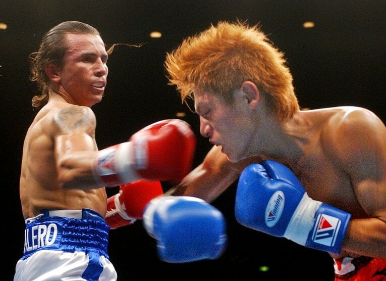 2005年9月25日、阪東ヒーローを1ラウンドTKOで下したエドウィン・バレロ　©JIJI PRESS