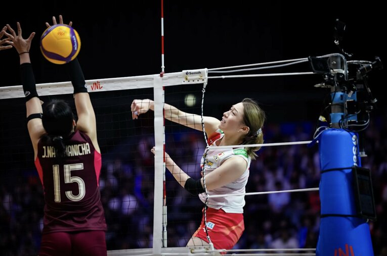 石川真佑（VNLタイ戦）　©︎Volleyball World