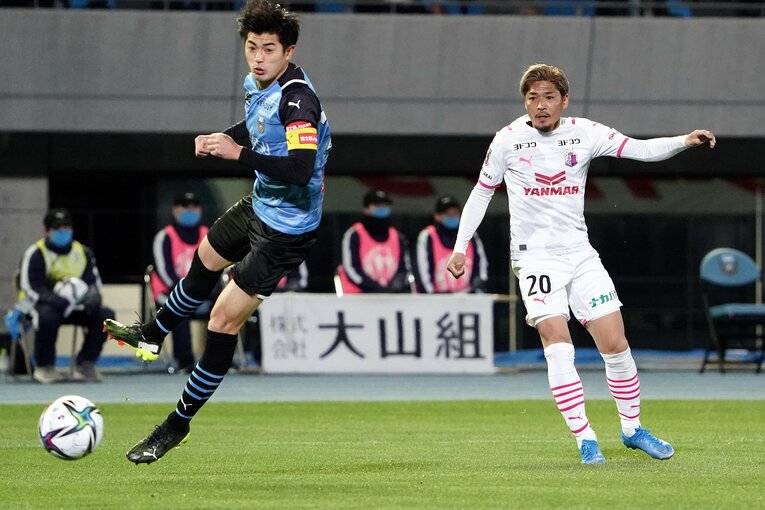 GKチョン・ソンリョンの好セーブに阻まれたが、低弾道の強烈なシュートを放った大久保。水沼氏はそのシュートセンスを絶賛する　©︎Koji Watanabe/Getty Images