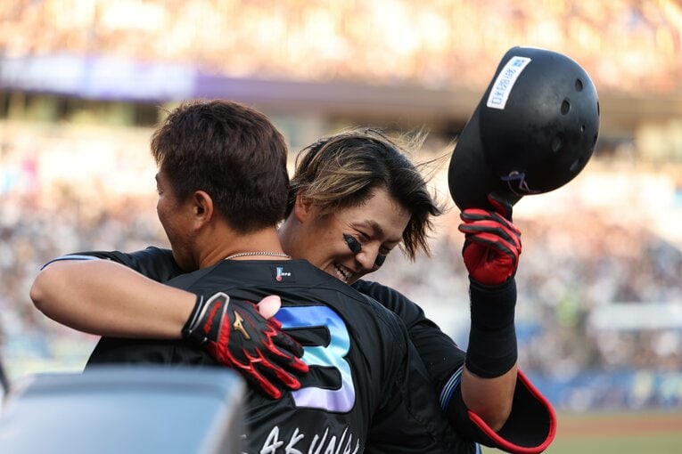 ©Chiba Lotte Marines