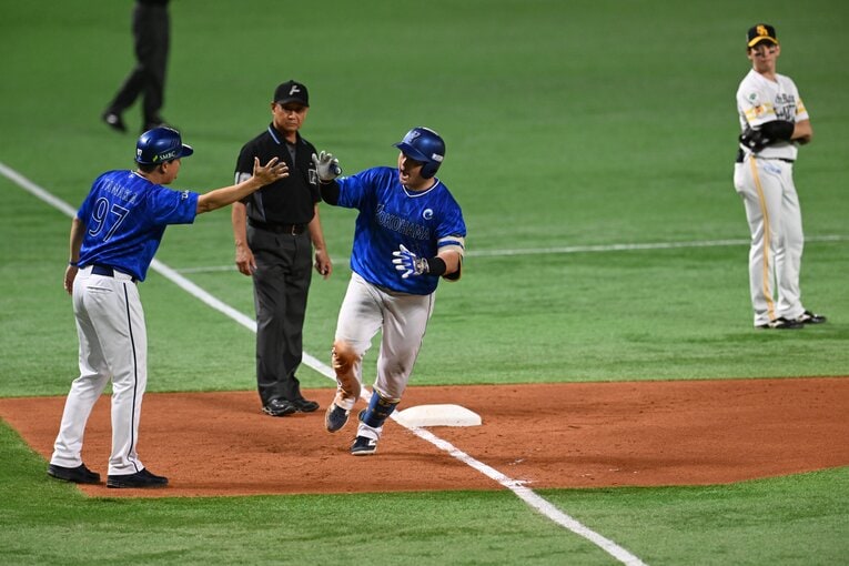 日本シリーズ第5戦、4回に牧秀悟の一発が飛び出す　©Naoya Sanuki