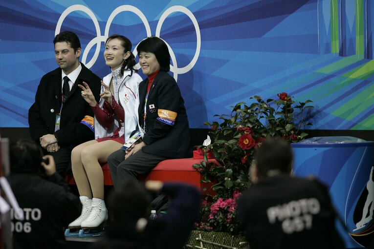 トリノ五輪、ショートプログラムが終わって3位につけた　©Takuya Sugiyama/JMPA