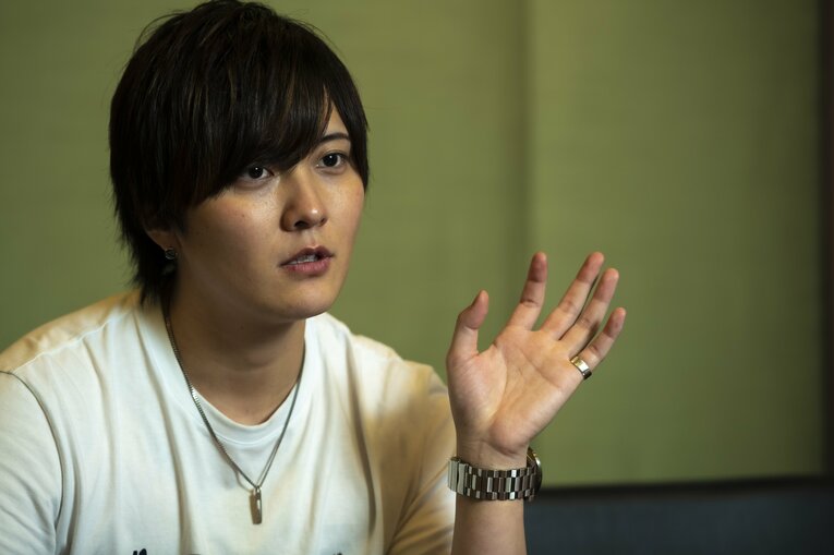 水着に集まる視線「胸が嫌で嫌でしかたがなかった」 女子水球代表だった成宮涼（29）が壮絶な治療の末、歌舞伎町ホストになるまで(27)