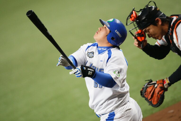 「サンペイ、三振してもいいからさ」“おかわりくん”ブレイク前夜の西武・中村剛也を救った言葉《祝・史上14人目の450本塁打》(13)