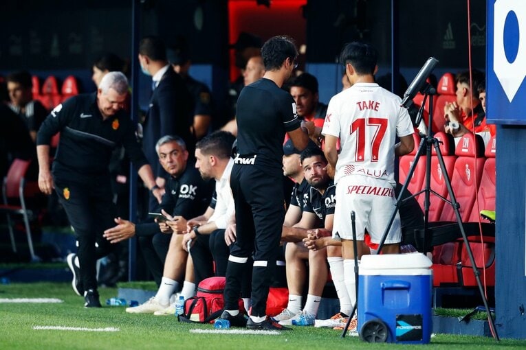 久保建英がGK姿？奇跡の残留に歓喜、“ズボンを抜いだお宝写真”も… 「苦しんだタケのリーガ3年目」をカメラマン視点で振り返る(19)