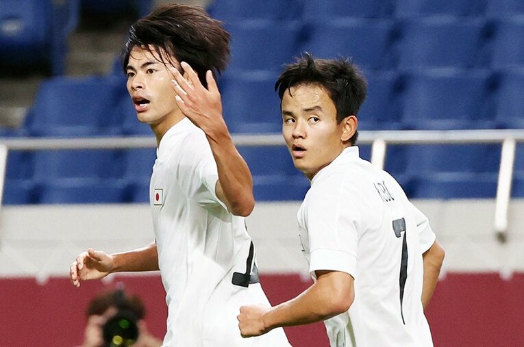 トルシエがパリ五輪メンバーとして推す三笘薫と久保建英は東京五輪でもプレーした ／ photograph by JIJI PRESS