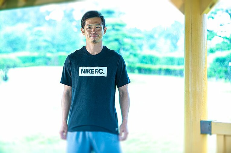 海外経験か、積み重ねた年齢か、塩谷司は精悍さをましたように見える。「いい時期」を今まさに迎えている。 ／ photograph by Takuya Sugiyama