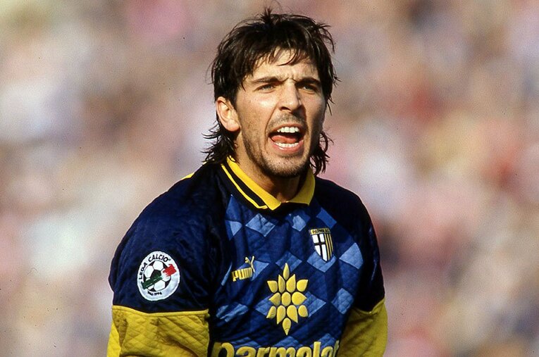 97-98シーズンのブッフォン（当時パルマ） ／ photograph by Alessandro Sabattini/Getty Images