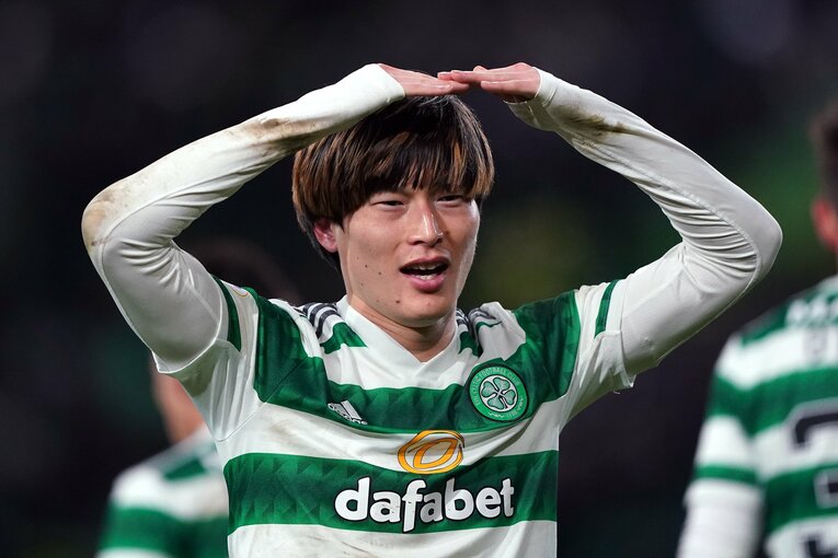 おなじみとなったゴール後のセレブレーション。自身のきのこカットが由来　©JIJI PRESS