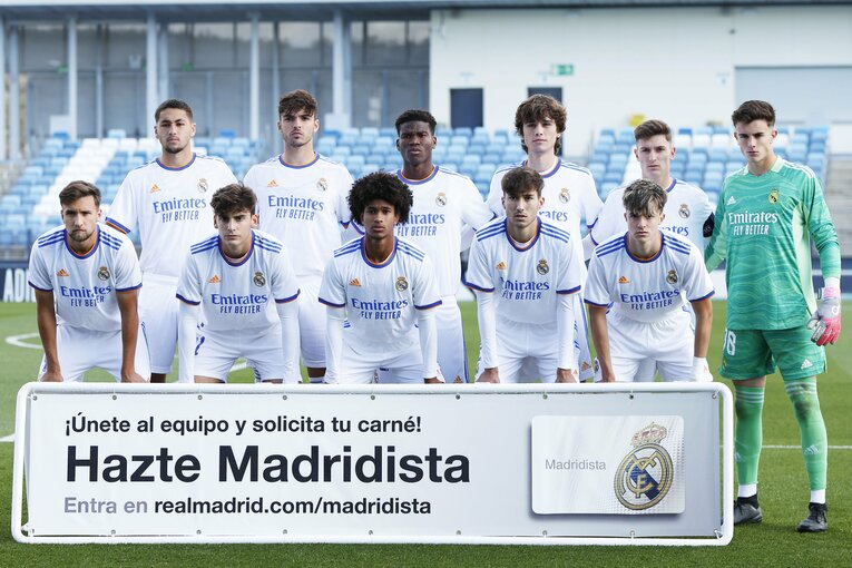 レアルの18歳日本人・中井卓大が「写真撮ってよー！」 無邪気さと表裏一体な《CLを含めた超シビアな競争》の舞台ウラ(5)