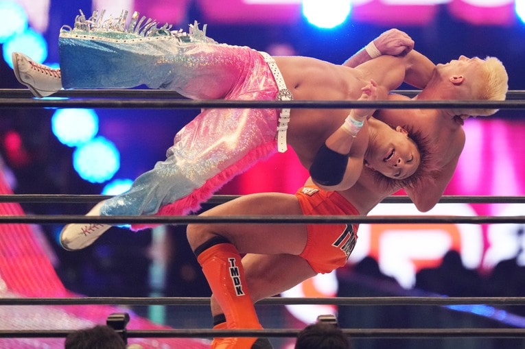 反撃する海野翔太　©Essei Hara