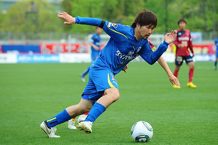 「前俊をあきらめない」。Jリーグ好きの“合言葉”になるほど、前田俊介はロマンあふれる天才肌のアタッカーだった ／ photograph by J.LEAGUE