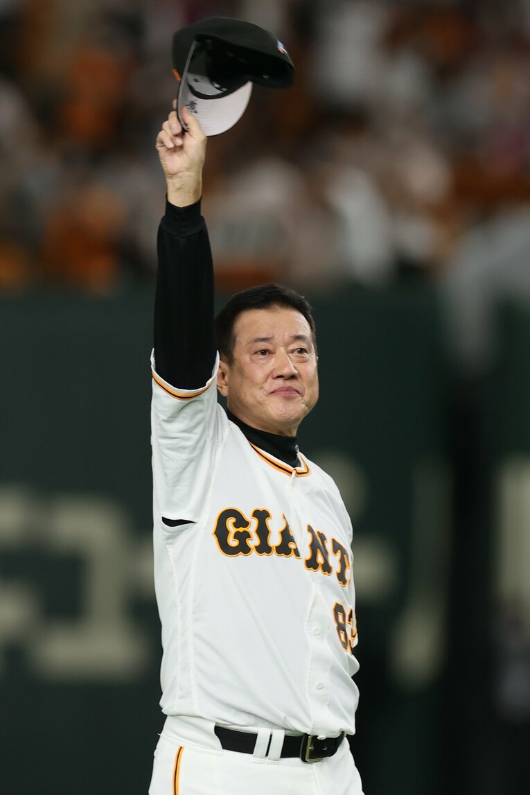 10月2日の最終戦を勝利で飾り、ファンに応える原監督。5位に終わった今季の巻き返しはなるか…  ©︎JIJI PRESS