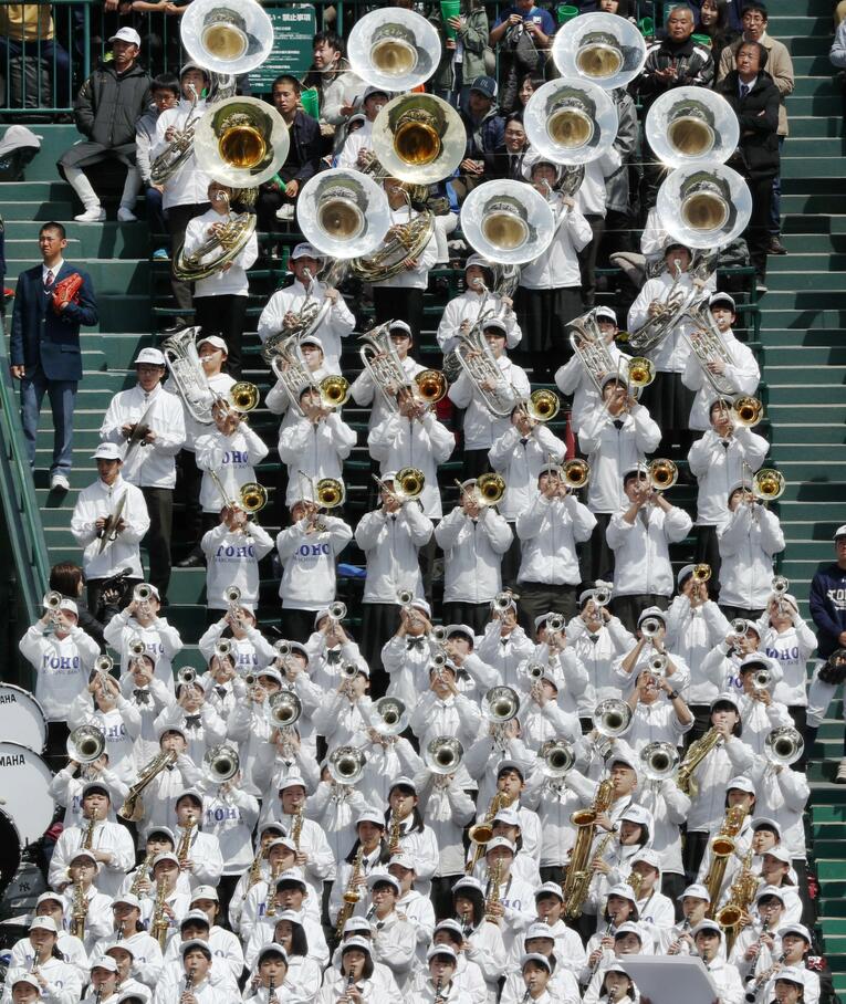 高校野球ファンにも人気が高い東邦の応援団（撮影は2019年春の選抜大会）　©KYODO