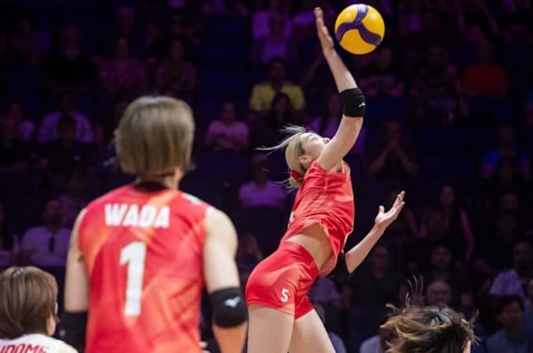 佐藤淑乃（VNLフランス戦）©︎Volleyball World