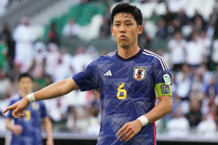 日本代表の主将としてアジアカップを戦う遠藤航（30歳） ／ photograph by Getty Images